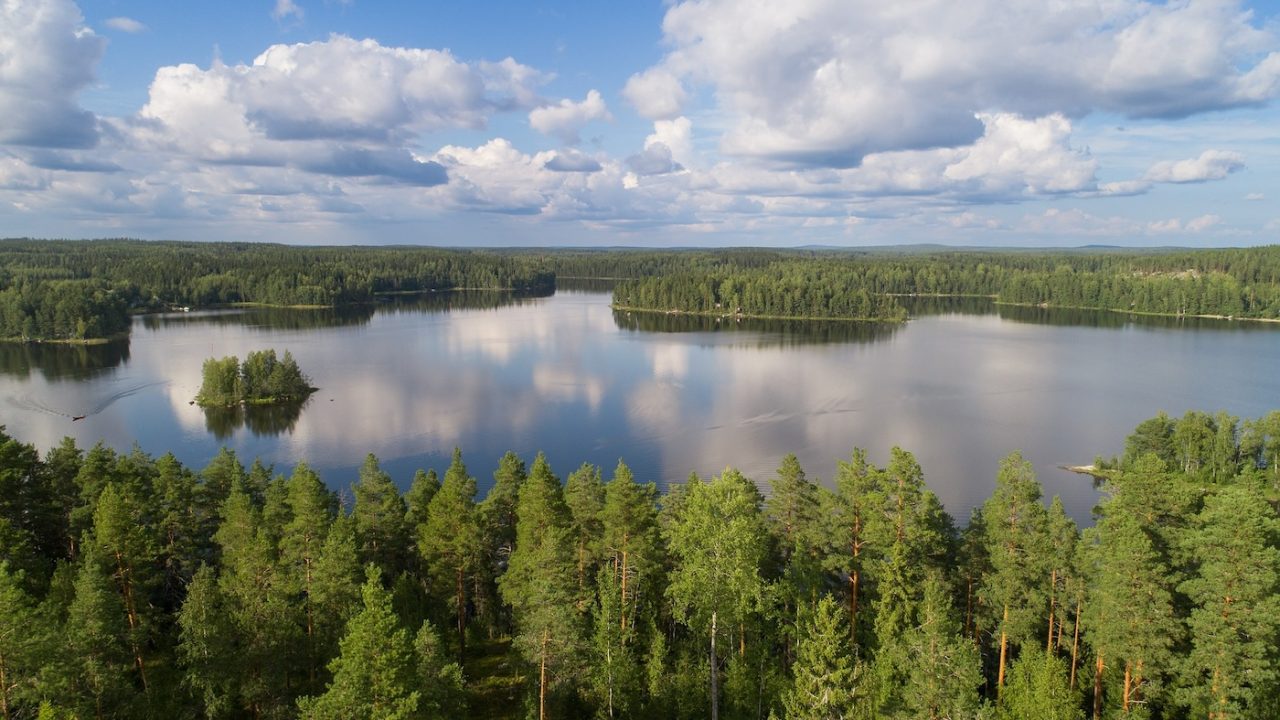 Järvimaisema.